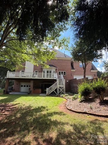 232 40th Avenue Drive NW, Hickory, NC 28601