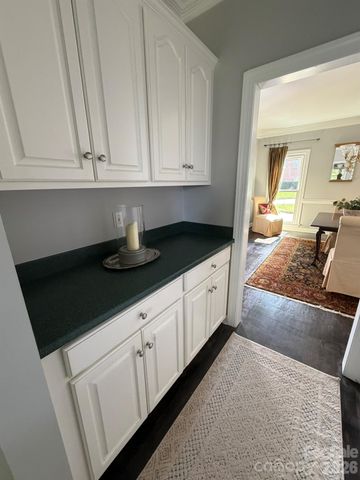 232 40th Avenue Drive NW, Hickory, NC 28601