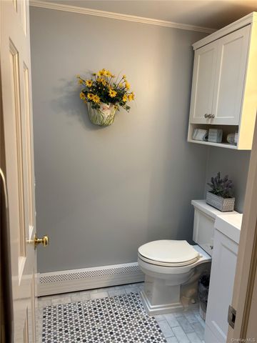 580 South Lane, East Marion, NY 11939