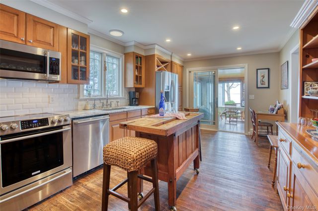580 South Lane, East Marion, NY 11939