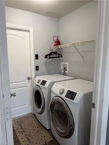 2834 NW 7th ST, Cape Coral, FL 33993