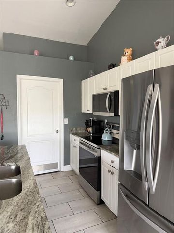 2834 NW 7th ST, Cape Coral, FL 33993