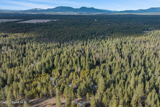 8995 E Quarter Mile Rd, Athol, ID 83801