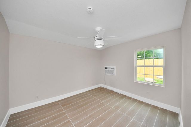 5903 Belneath Street B, Houston, TX 77033