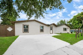 5903 Belneath Street B, Houston, TX 77033