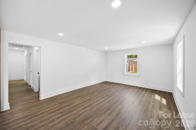 2942 Reid Avenue, Charlotte, NC 28208