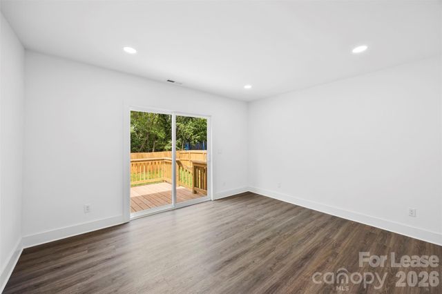 2942 Reid Avenue, Charlotte, NC 28208