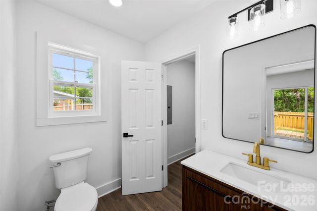 2942 Reid Avenue, Charlotte, NC 28208