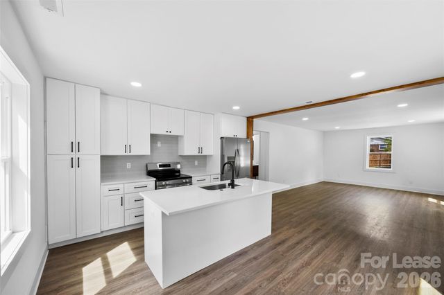 2942 Reid Avenue, Charlotte, NC 28208