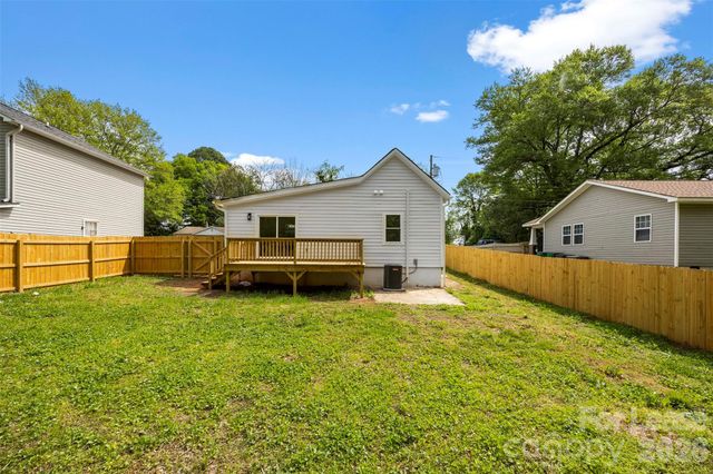 2942 Reid Avenue, Charlotte, NC 28208