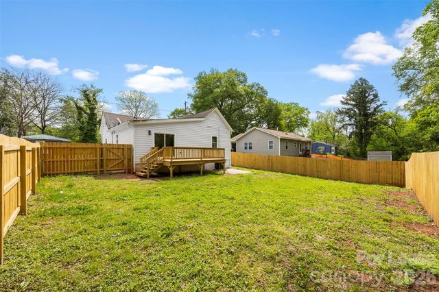 2942 Reid Avenue, Charlotte, NC 28208