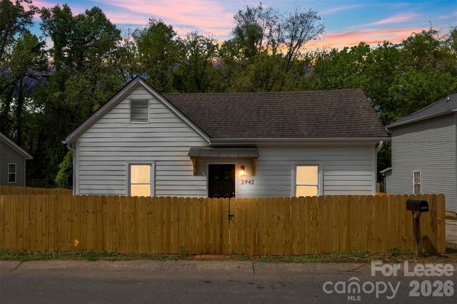 2942 Reid Avenue, Charlotte, NC 28208