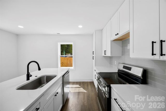 2942 Reid Avenue, Charlotte, NC 28208