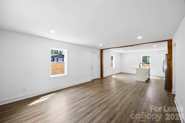 2942 Reid Avenue, Charlotte, NC 28208