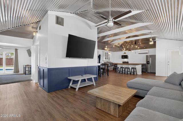 422 W EVA Street, Phoenix, AZ 85021