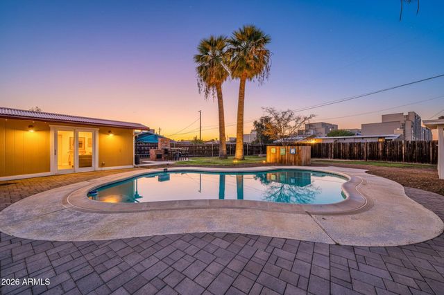 422 W EVA Street, Phoenix, AZ 85021