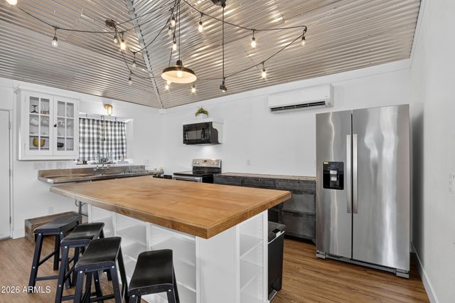 422 W EVA Street, Phoenix, AZ 85021