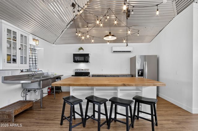 422 W EVA Street, Phoenix, AZ 85021