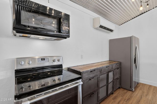 422 W EVA Street, Phoenix, AZ 85021