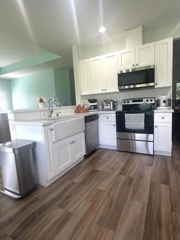 32151 SW 196th Ave, Homestead, FL 33030