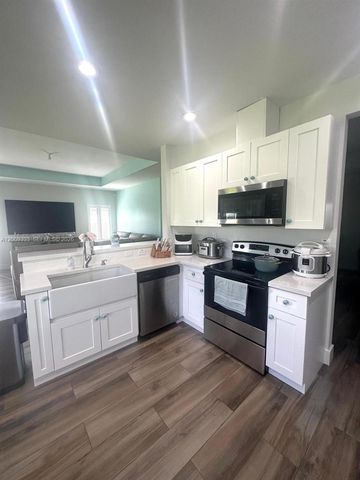 32151 SW 196th Ave, Homestead, FL 33030