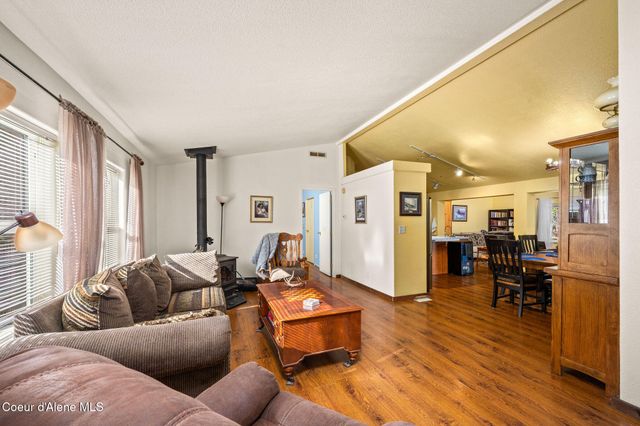 8507 E Son Shine Way, Athol, ID 83801