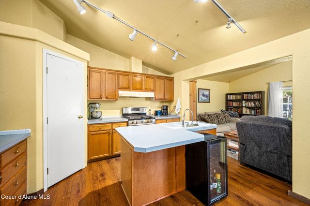 8507 E Son Shine Way, Athol, ID 83801