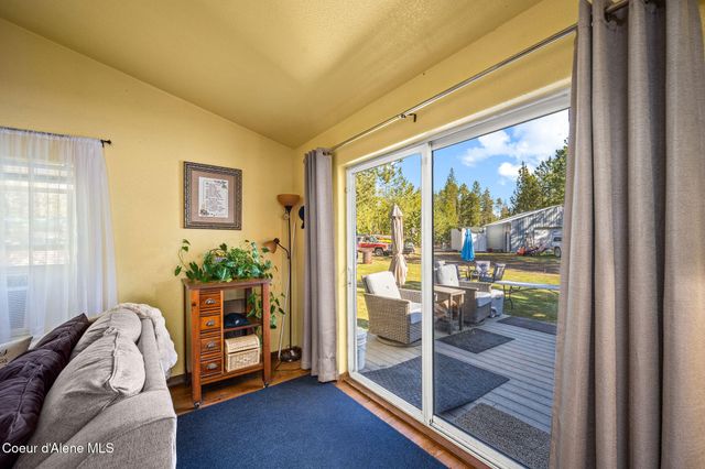 8507 E Son Shine Way, Athol, ID 83801