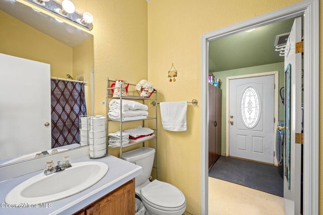 8507 E Son Shine Way, Athol, ID 83801