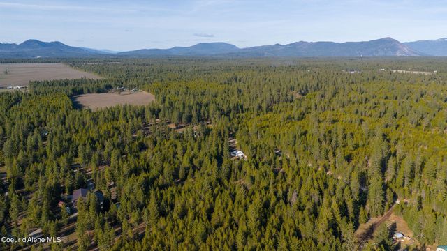 8507 E Son Shine Way, Athol, ID 83801