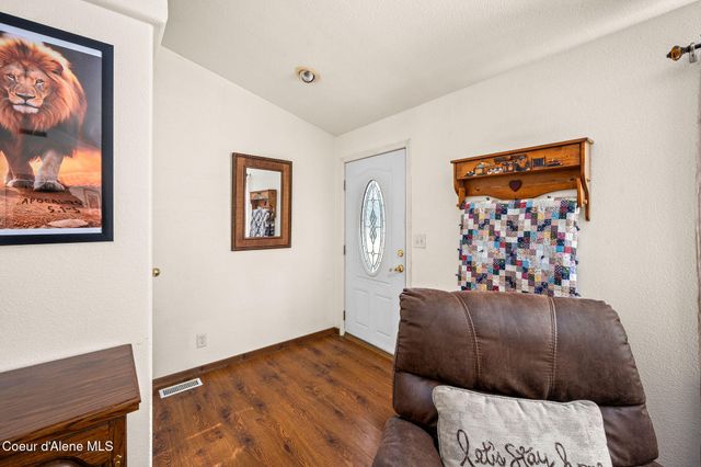 8507 E Son Shine Way, Athol, ID 83801