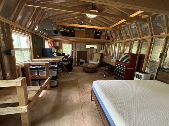 91 Carver Hollow Rd, Pleasant Shade, TN 37145