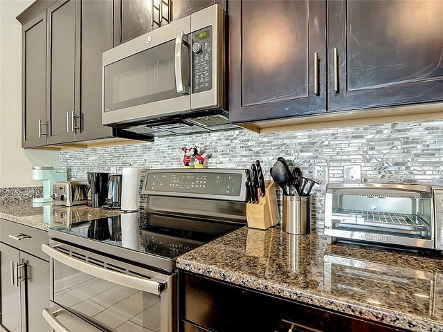 9077 DOGLEG DRIVE, Davenport, FL 33896