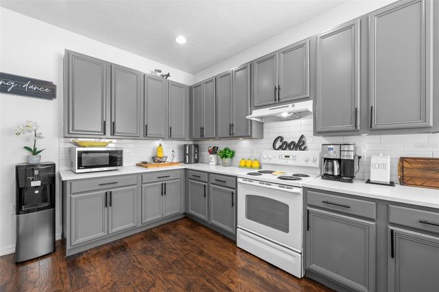 8519 BROKEN WILLOW COURT, Tampa, FL 33647