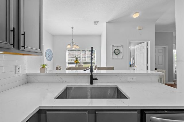 8519 BROKEN WILLOW COURT, Tampa, FL 33647