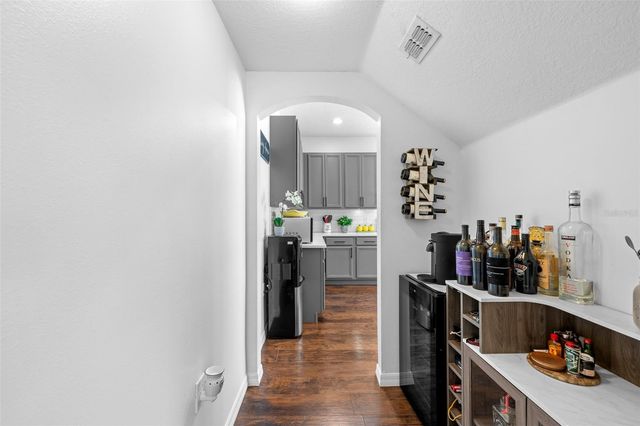 8519 BROKEN WILLOW COURT, Tampa, FL 33647