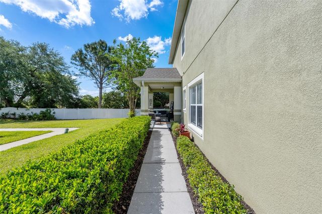 8519 BROKEN WILLOW COURT, Tampa, FL 33647