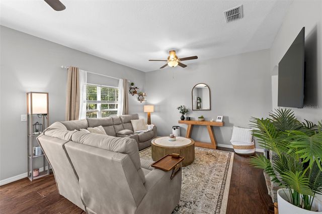 8519 BROKEN WILLOW COURT, Tampa, FL 33647