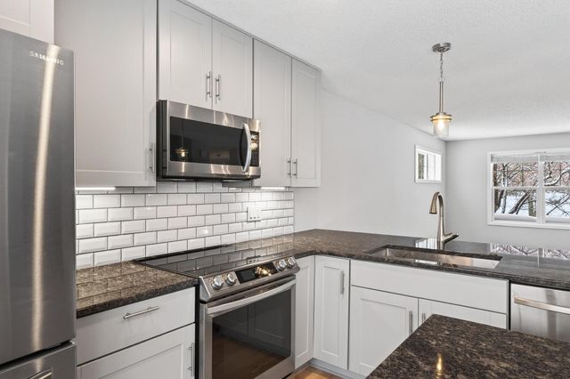 1667 Arona Street 8, Falcon Heights, MN 55108