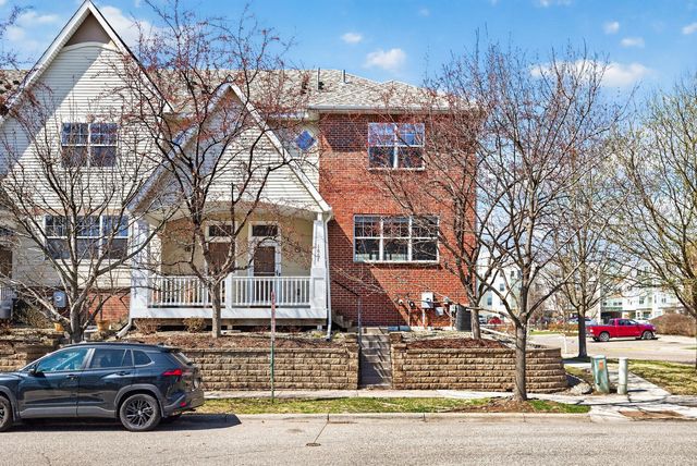 1667 Arona Street 8, Falcon Heights, MN 55108