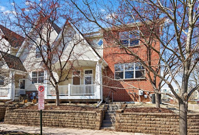 1667 Arona Street 8, Falcon Heights, MN 55108