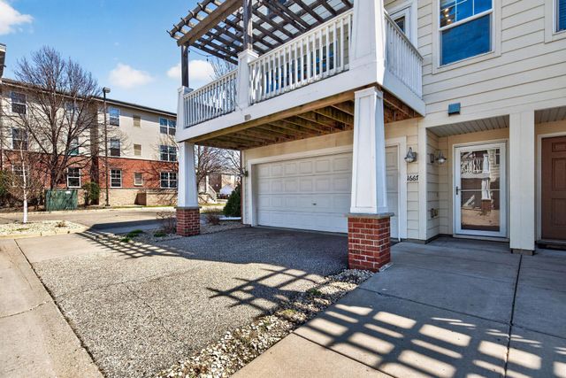 1667 Arona Street 8, Falcon Heights, MN 55108