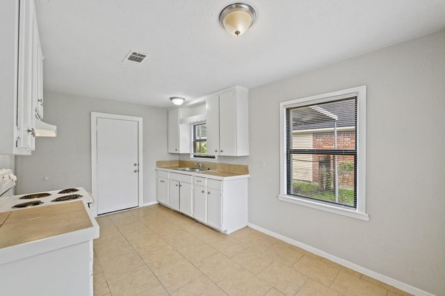 1718 Miami Road, Pasadena, TX 77502