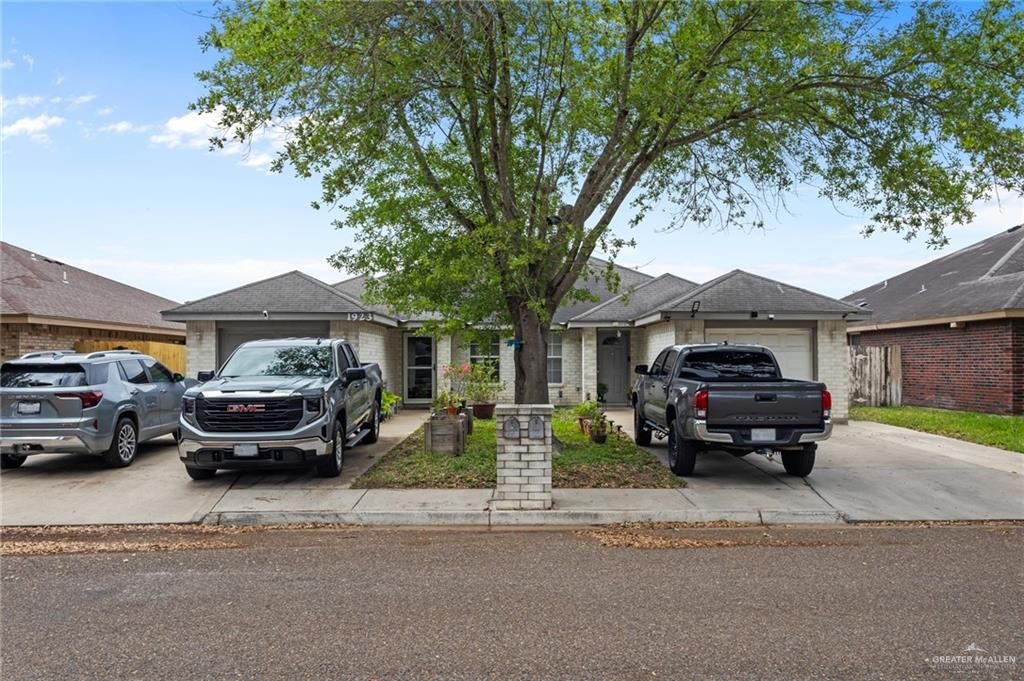 1923 N La Cantera Street, Edinburg, TX 78541