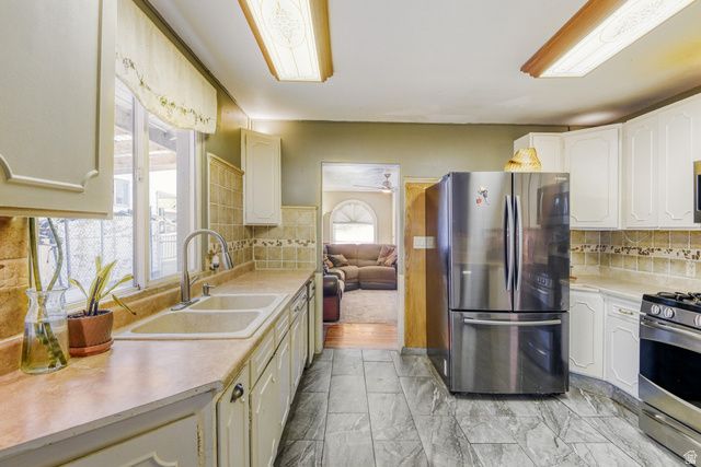 2887 S 9050 W, Magna, UT 84044
