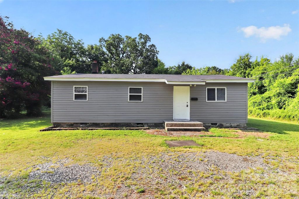 4016 Bearwood Avenue, Charlotte, NC 28205