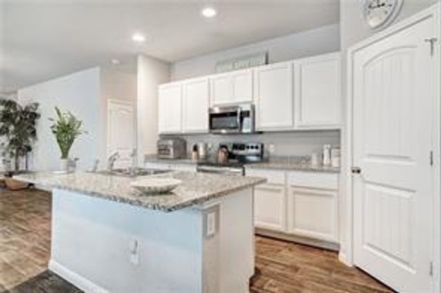 205 Freedom Park Ave, Liberty Hill, TX 78642