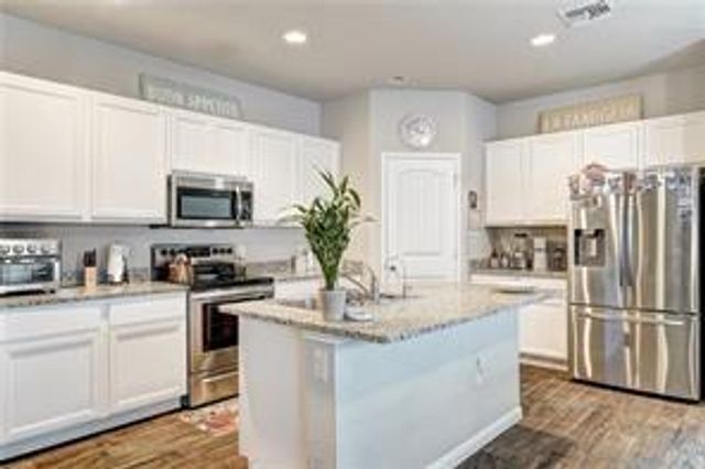 205 Freedom Park Ave, Liberty Hill, TX 78642