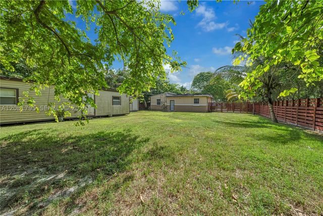 6401 SW 63rd Ct, South Miami, FL 33143