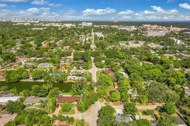 6401 SW 63rd Ct, South Miami, FL 33143